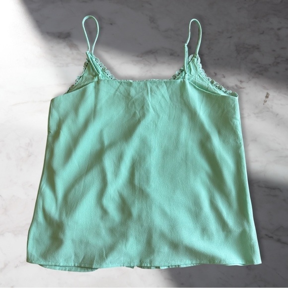 NWOT NastyGal Scalloped Lace Trim Crepe Cami Tank Top In Mint Size L - Picture 3 of 7